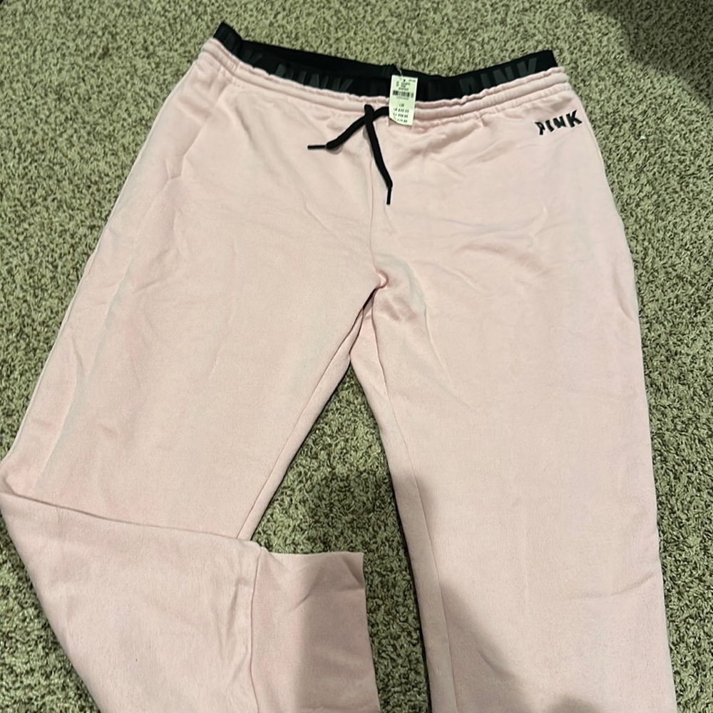 New with tags PINK jogger sweats with pink logo waistband size LARGE